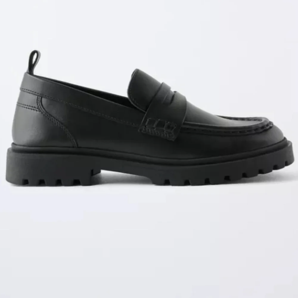 Zara Girls Classic Black Leather School Loafers Sz-34/2.5